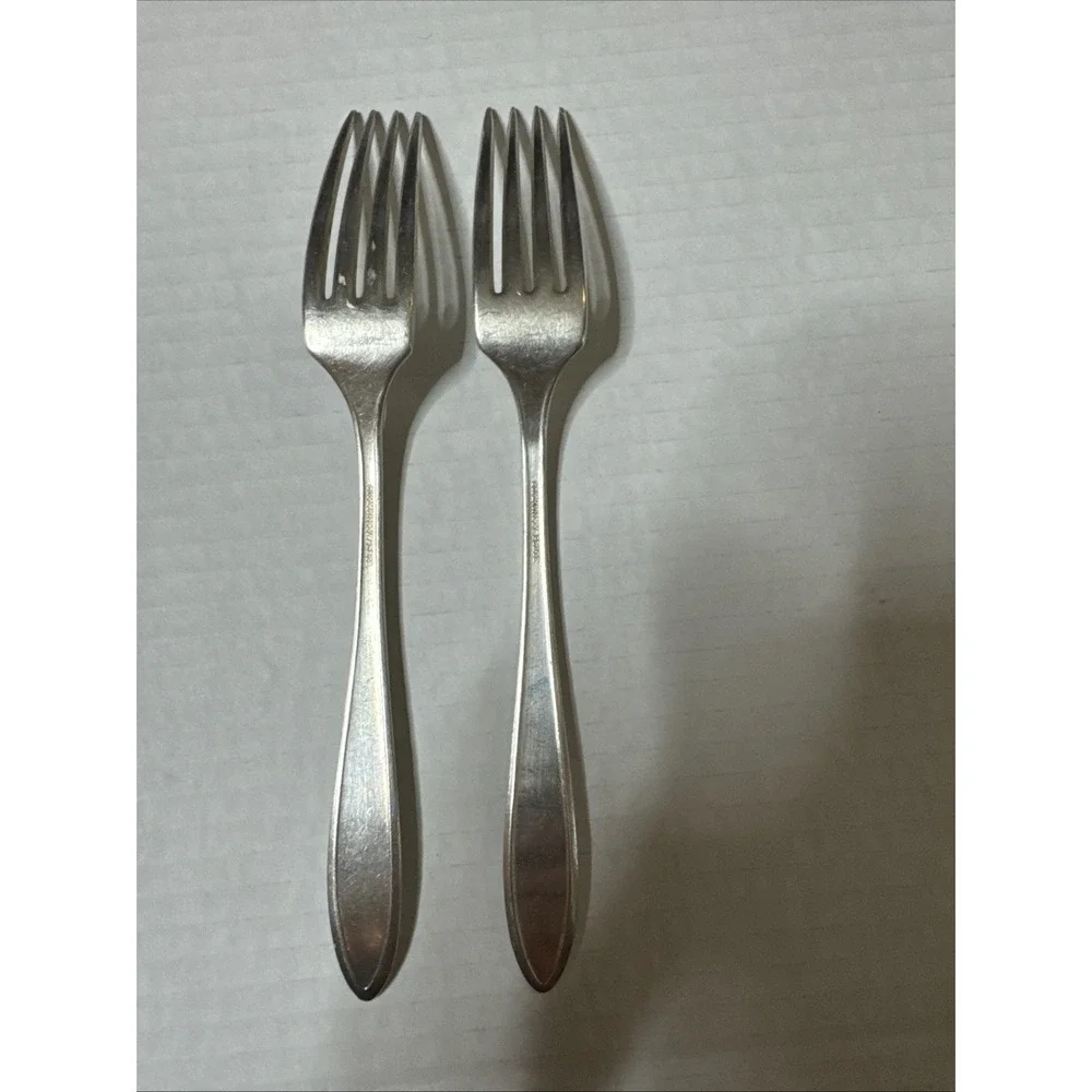 Oneida Community Silverplate 1917 Adam Salad Forks (2)‎